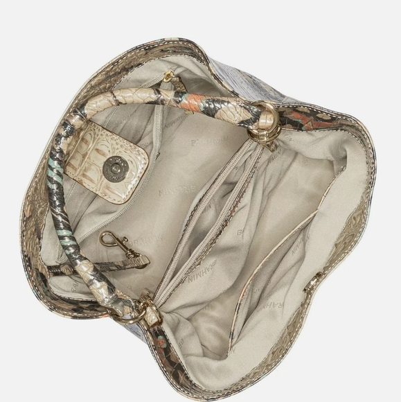 Rare Butterfly Brahmin bag🖤 - Picture 2 of 6